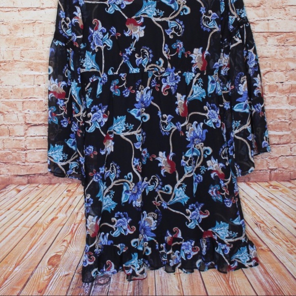 WHBM | Bell Sleeve Floral Printed Dress - Picture 6 of 10